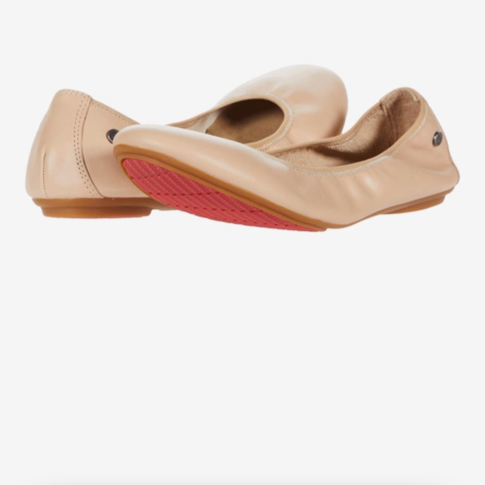 Hush Puppies Chaste Flats -- Gently used